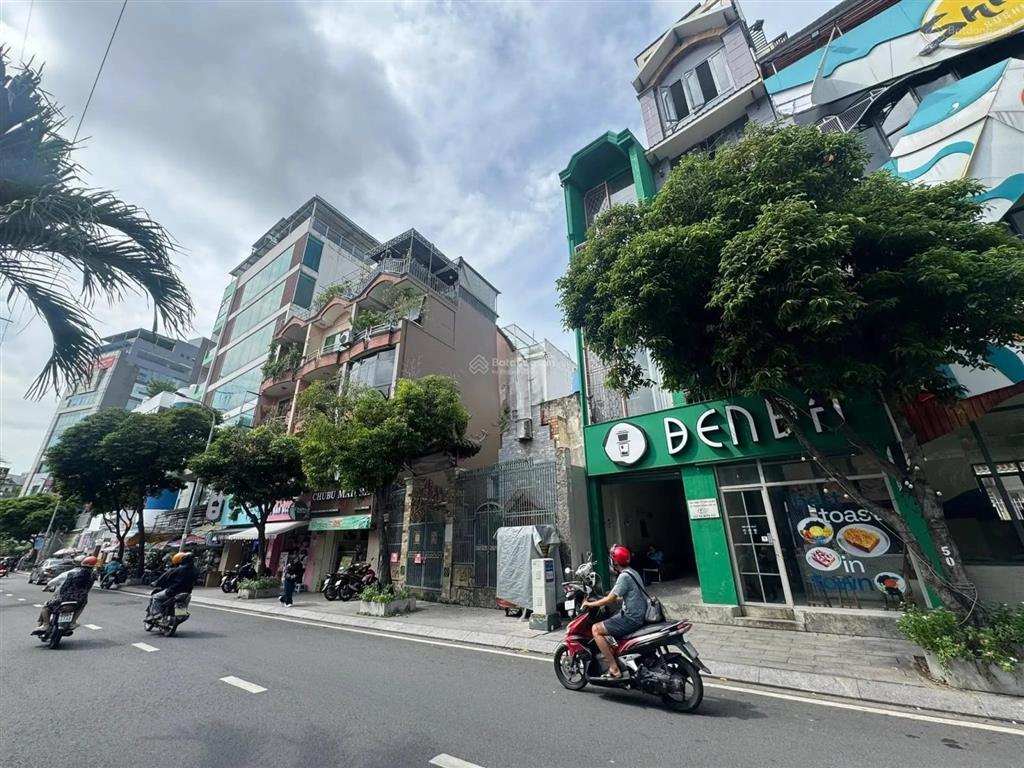 Mặt tiền khu đường hoa phú nhuận ngang đẹp 4,6m dài 18m,cn81m² 4 tầng vuông vức chỉ 24,5 tỷ tl !