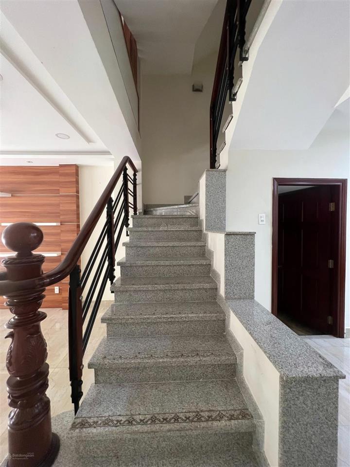 Gấp bán nguyễn sỹ sách, p,15 tân bình dt 4.2 x 12m,cn50,4m2 kc 5 tầng giá 7,7 tỷ thương lượng !