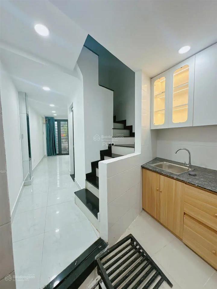 Mặt tiền 5 tầng phú nhuận giá hẻm dt 3,25 x 9m giá 7,9 tỷ thương lượng nhà mới chỉ việc dọn vào ở.