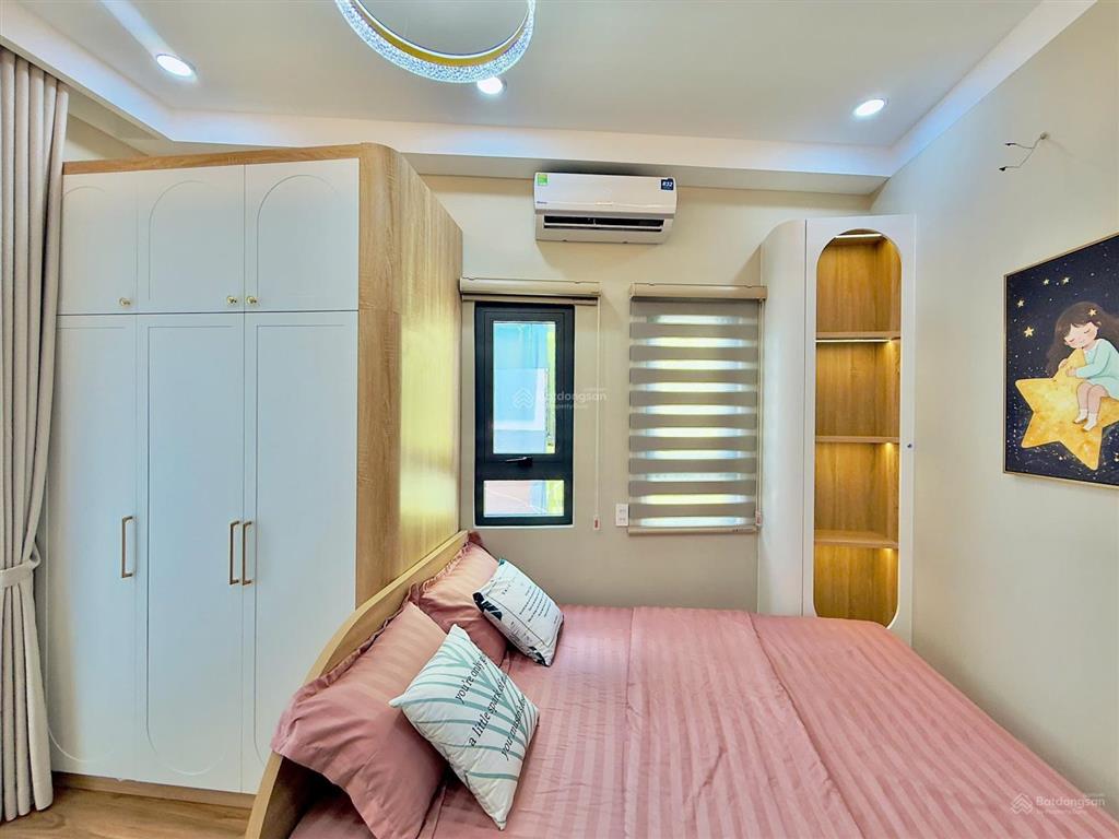 Siêu vị trí cách 1 căn ra mặt tiền cô giang, nhà 2 mặt hẻm, 5pn dt 3,6 x 14m, tặng nội thất cao cấp