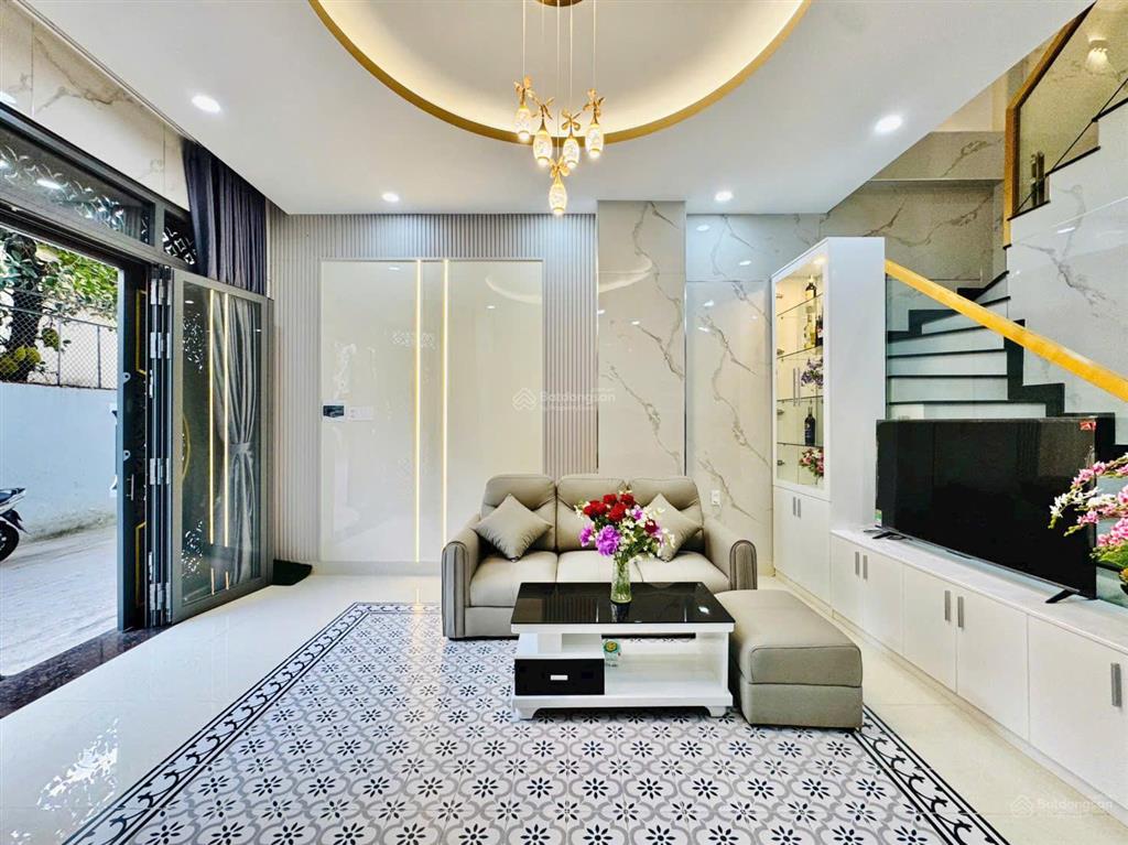 Hxm đẹp lê quang định, p7, q. bình thạnh  dt 4,5 x 9m  cn 38m2 4 tầng nở hậu chỉ còn 7,9 tỷ tl