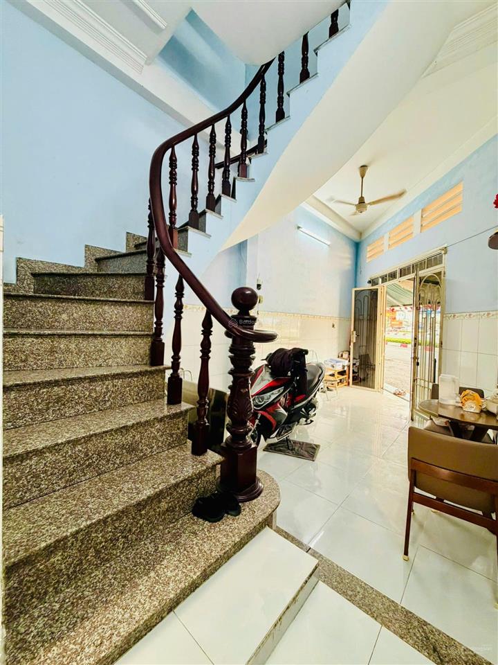 Siêu phẩm mt giá tốt đường phạm văn đồng quận gò vấp dt4,3 x 9 m (cn28 m²) 3 tầng chỉ 6,5 tỷ tl !