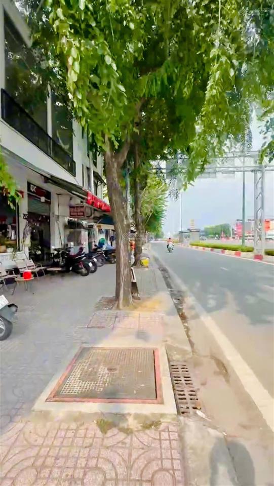 Siêu phẩm mt giá tốt đường phạm văn đồng quận gò vấp dt4,3 x 9 m (cn28 m²) 3 tầng chỉ 6,5 tỷ tl !