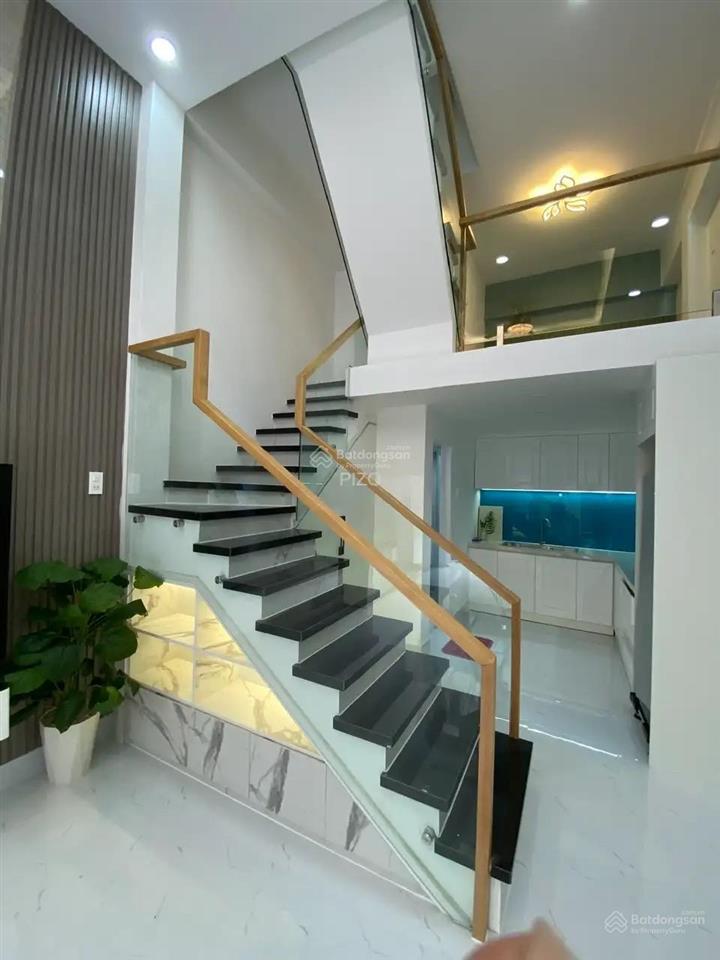 Siêu vị trí dt 3,6 x 8,9m hiện trạng nhà 3 tầng giá 6,6 tỷ cách mt nguyễn trọng tuyển chỉ 2 căn