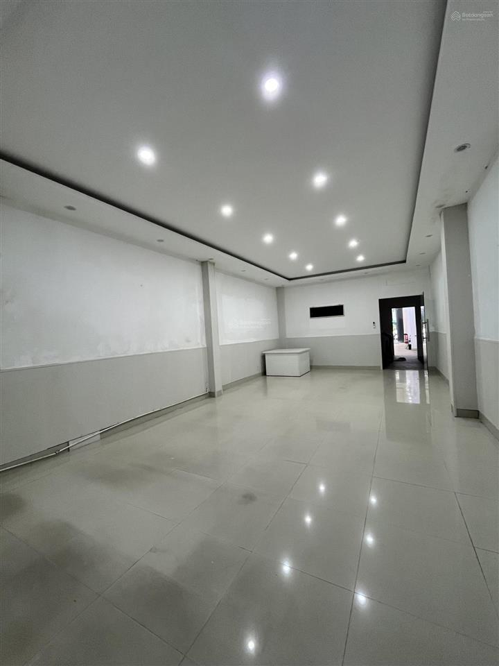 Hot. cho thuê nhà mặt tiền trung tâm đường pasteur, đà nẵng, dt đất 200m2, dtsd 550m2