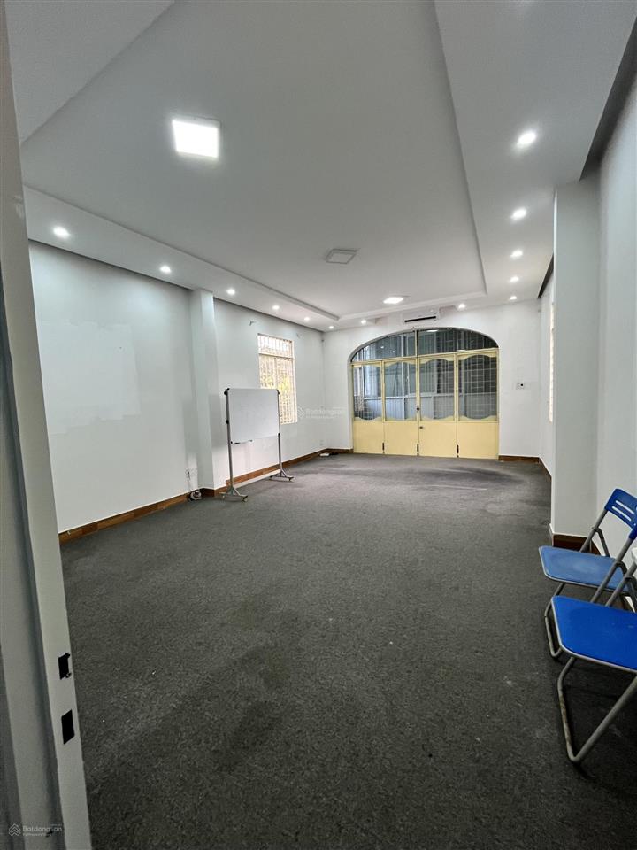 Hot. cho thuê nhà mặt tiền trung tâm đường pasteur, đà nẵng, dt đất 200m2, dtsd 550m2