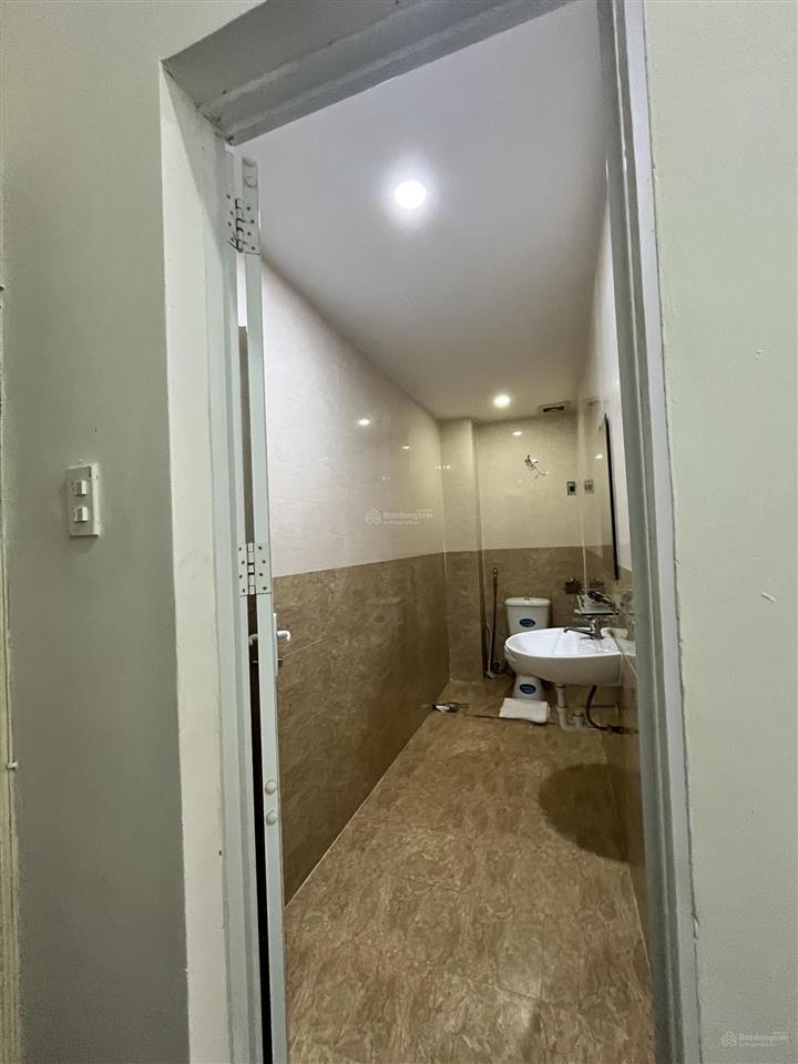 Hot. cho thuê nhà mặt tiền trung tâm đường pasteur, đà nẵng, dt đất 200m2, dtsd 550m2