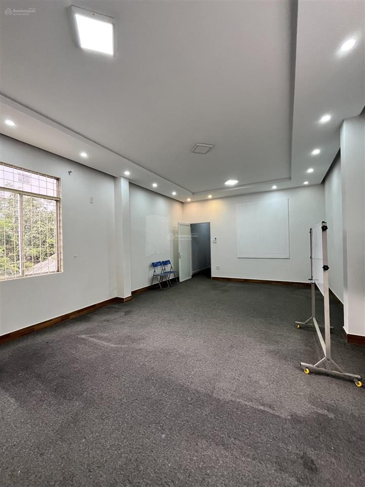 Hot. cho thuê nhà mặt tiền trung tâm đường pasteur, đà nẵng, dt đất 200m2, dtsd 550m2