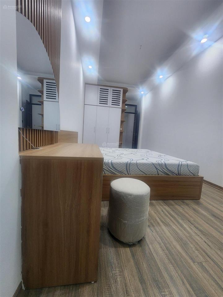 Cho thuê cả nhà  ngõ 278 nghi tàm  hà nội