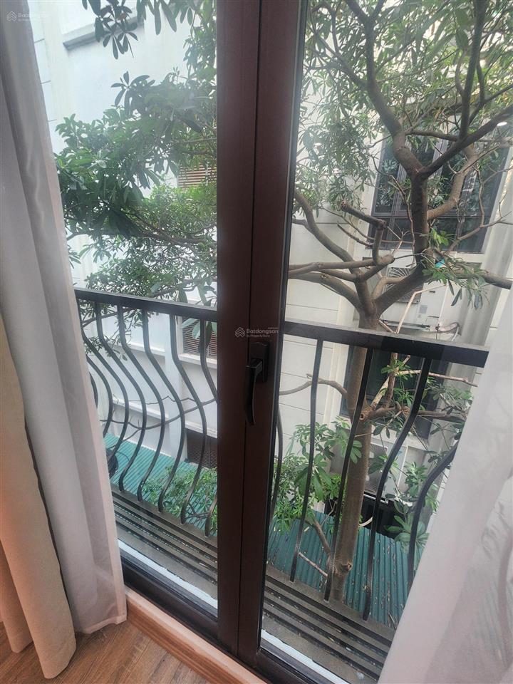 Cho thuê cả nhà  ngõ 278 nghi tàm  hà nội