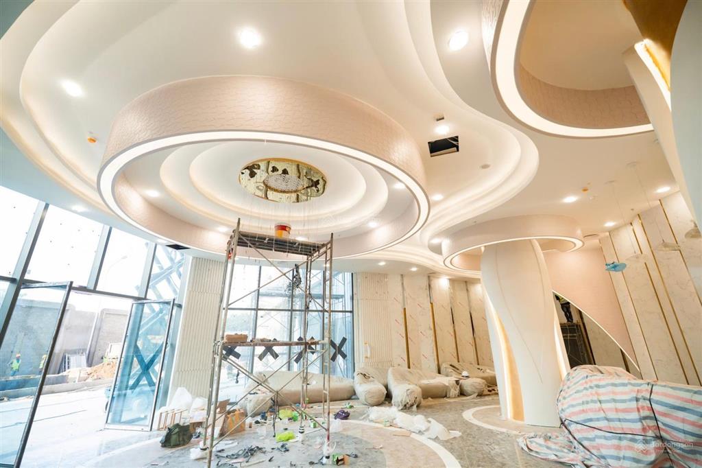 4,4tỷ cơ hội duy nhất chuyển nhượng căn 2pn trục 03 đẹp golden crown