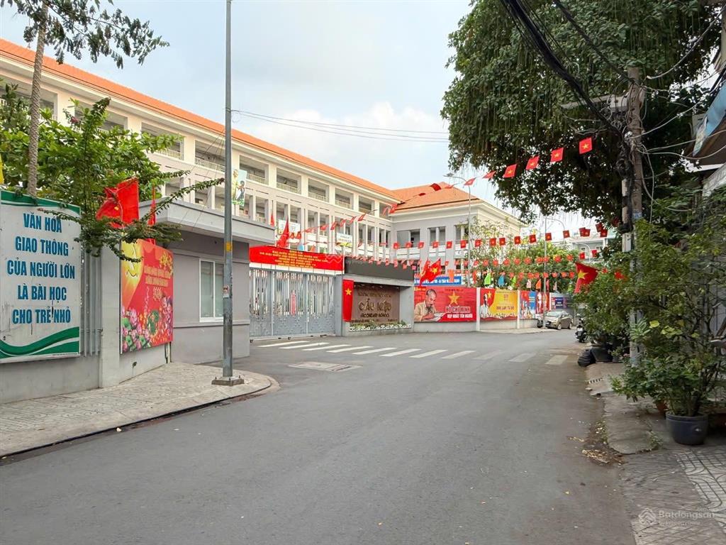 Căn hộ phú nhuận gần phan xích long  full nội thất ban công thoáng sáng  hoa sữa  phú nhuận