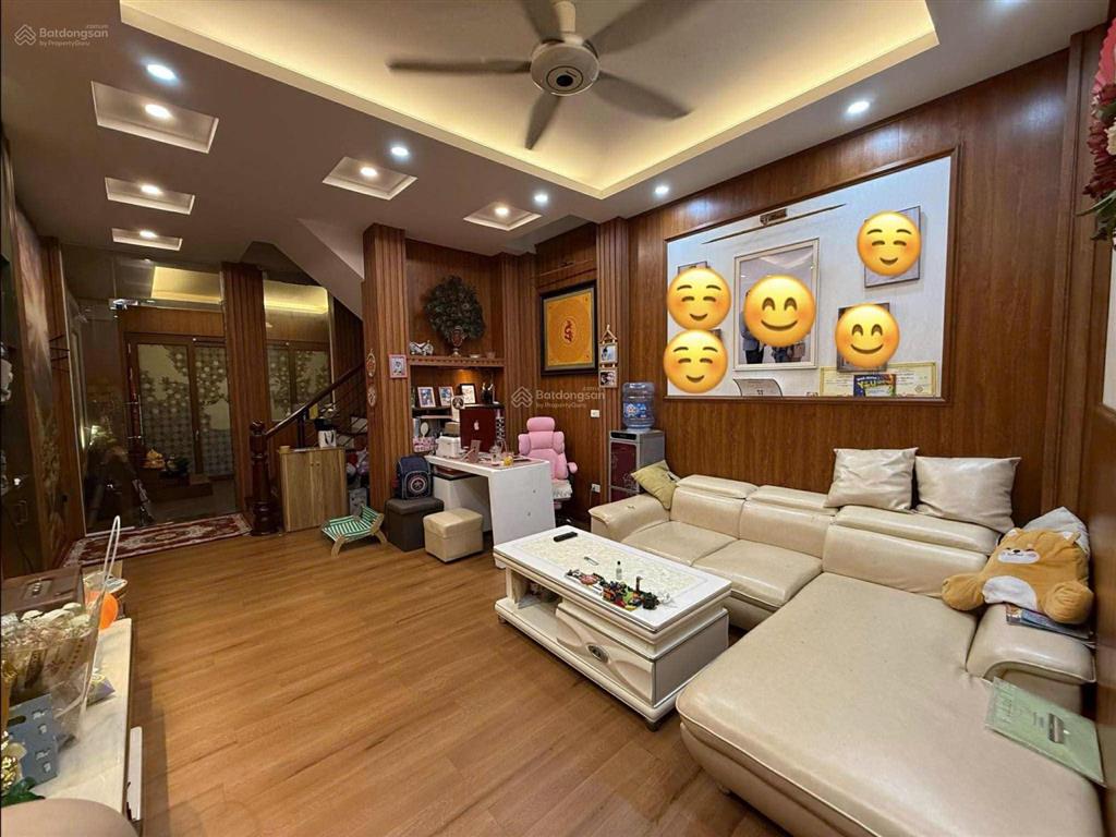 Chị gái em nhờ em tìm chủ mới  kim mã phố vi.p  full nội thất 50m2  13.75 tỷ