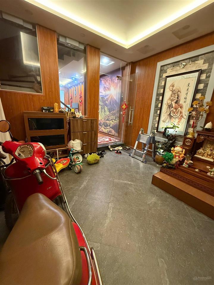 Chị gái em nhờ em tìm chủ mới  kim mã phố vi.p  full nội thất 50m2  13.75 tỷ