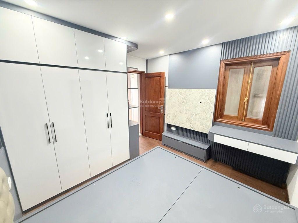 Bán nhà phố cổ  ngay phố hàng đậu  ô tô thông  5,25 tỷ  ở kinh doanh hay làm homestay đều ổn