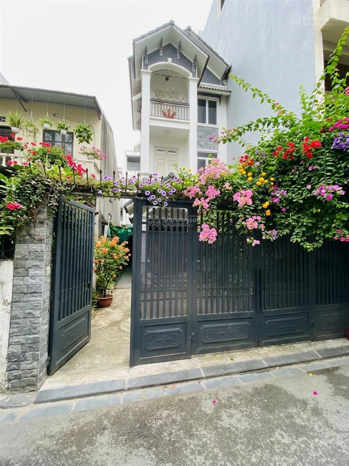Bán biệt thự sân vườn phố ngọc thuỵ  ô tô thông  an sinh tuyệt đỉnh  130m2  chỉ 22.5 tỷ