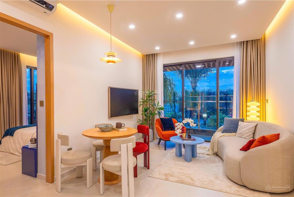 Bán căn hộ 2 ngủ view biển nha trang giá tốt, 61m2, chỉ thanh toán 10% đến khi nhận nhà