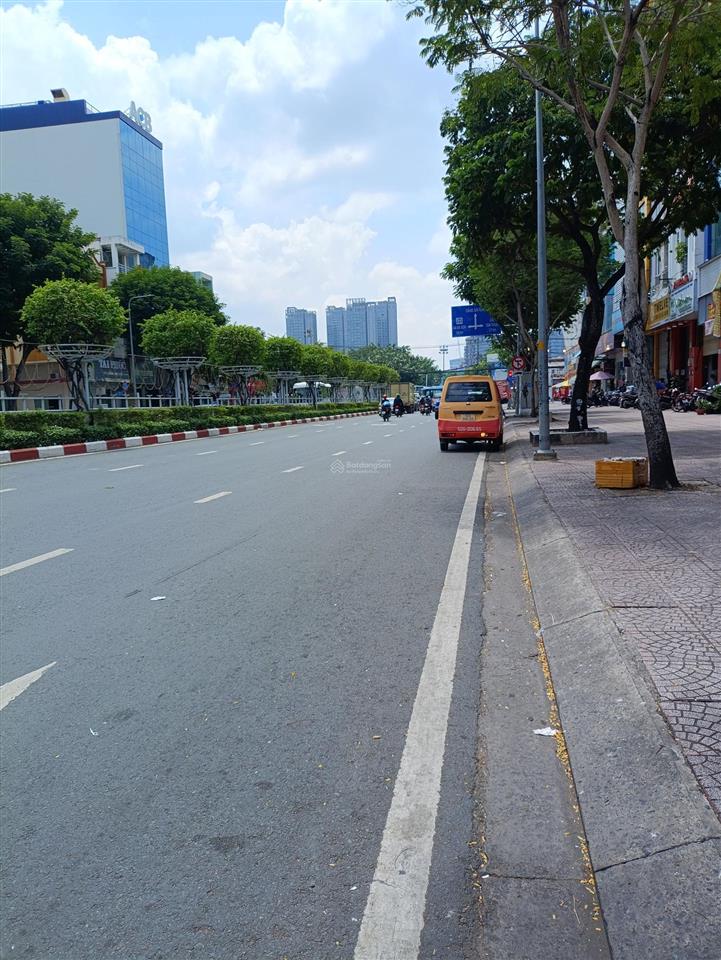Bán tòa nhà văn phòng 105,2 m đất với 8 tầng, đường hoàng diệu, giá 58 tỷ, thương lượng.
