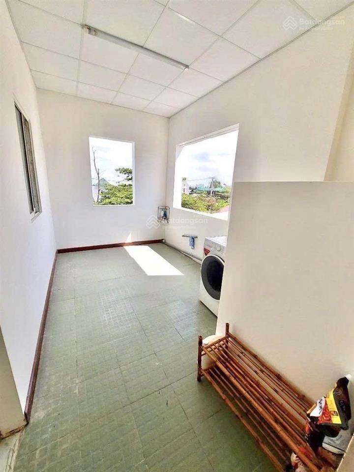 Nhà 3 tầng kiên cố ngay chợ hiệp bình ngang đến 8m chỉ 9.5 tỷ