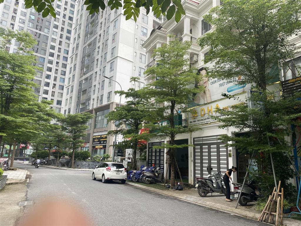 Cho thuê bt 120m2 giá siêu hời tại rose town 79 ngọc hồi, 70 triệu vnd