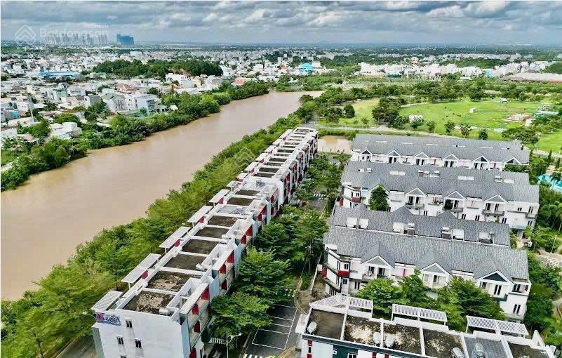 Tôi chính chủ bán shophouse village giá rẻ nhất thủ đức vừa ở vừa kinh doanh chỉ 7tỷ300, dt 108m2