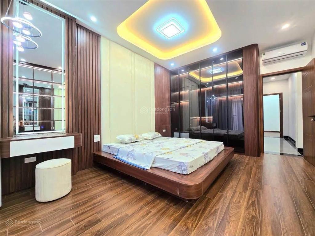 Bán nhà vương thừa vũ  47m  4 tầng ô tô đỗ cửa  cách phố 30m. nhỉnh 13 tỷ