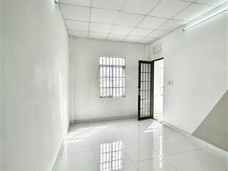 Cho thuê phòng studio rộng 25m2, cửa sổ trời, thoáng mát, ngay đường nguyễn duy trinh