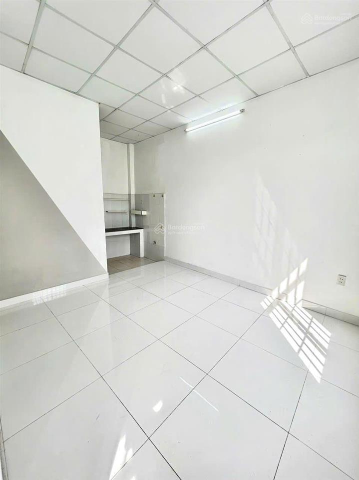 Cho thuê phòng studio cửa sổ trời thoáng mát ngay đường nguyễn duy trinh
