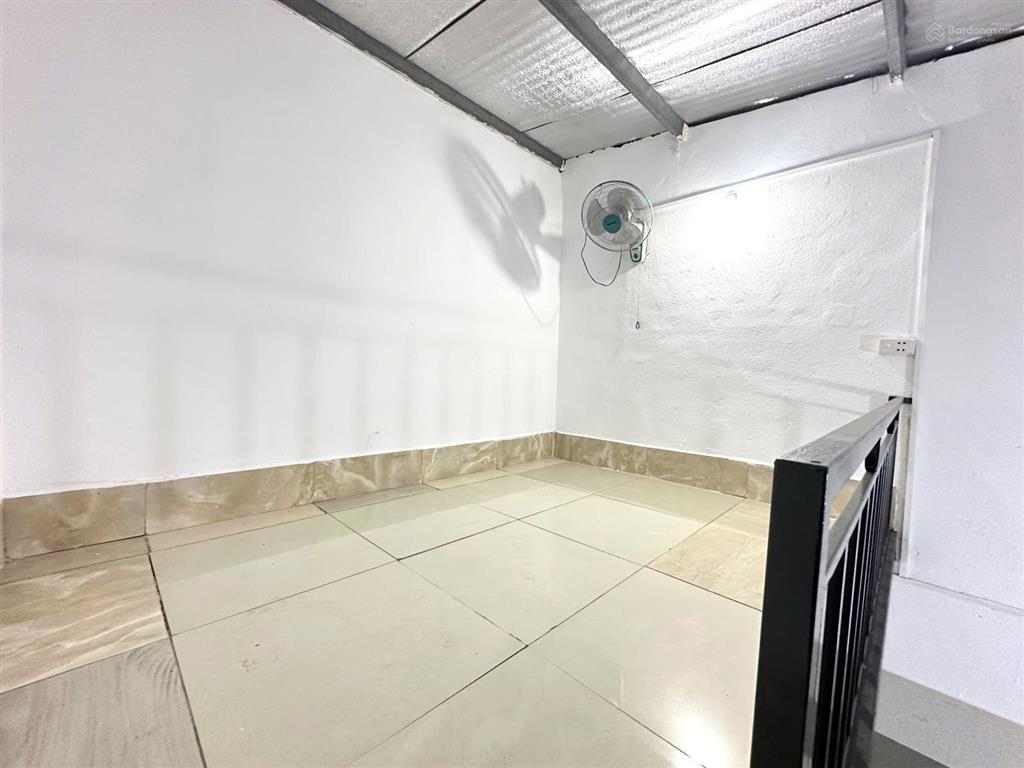 Phòng trọ có gác cao, cực thoáng, mới 100%, ngay vinhomes grand park q9