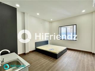 Cho thuê căn hộ full nt, mới xây có ban công cực thoáng ngay ngã tư bốn xã