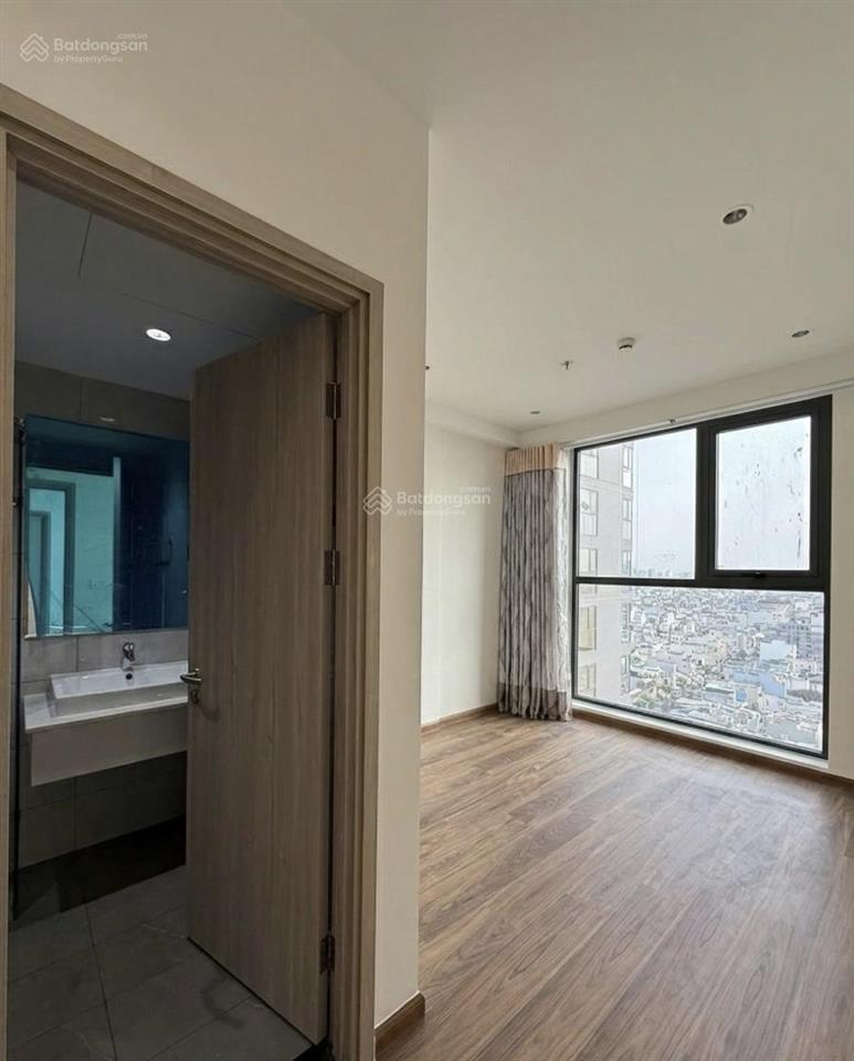Gấp tìm nữ share nguyên phòng master có wc riêng trong căn hộ cao cấp daqua q8, có thể vào liền