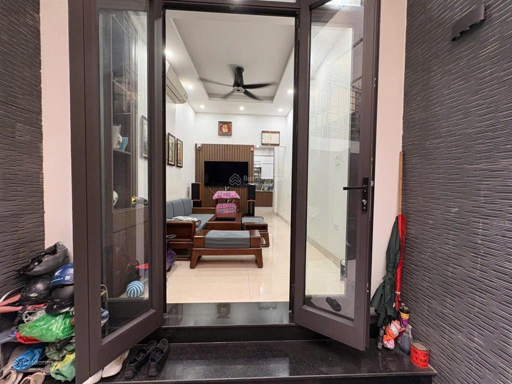 Chính chủ cho thuê nhà tại ngõ 27 phố yên phụ, phường tây hồ, hà nội