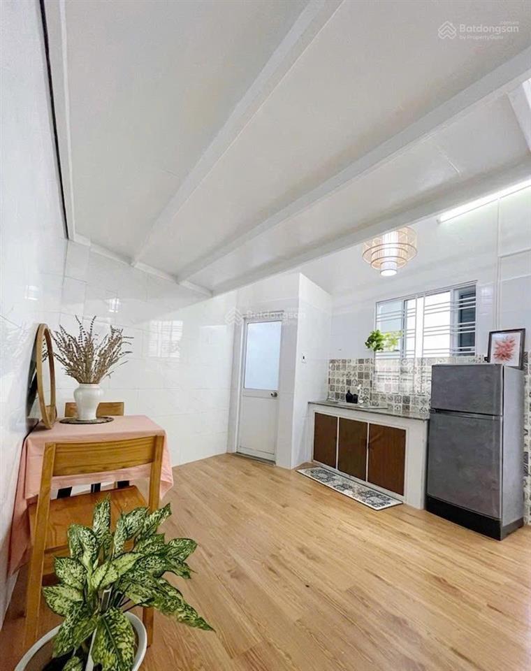 Bán nhà căn hộ 3t x 81m2 kiệt nhựa 5m cạnh sân bay, dòng tiền 30tr