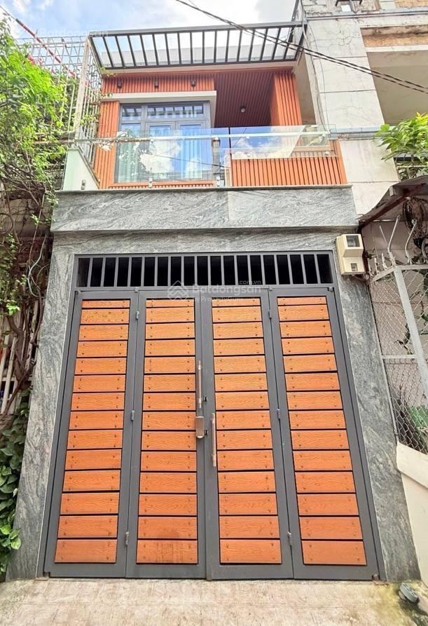 Ngay sát nguyễn gia trí(d2),gần hàng xanh, hẻm xe hơi thông, 4pn, dt gần 50m2, chỉ 8.x tỷ.