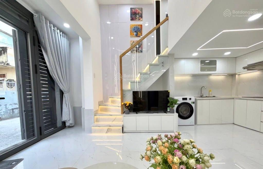 Lô góc hxh, dt 35m x 3 tầng 3pn. gần chợ cây thị, 300m ra phạm văn đồng, nhỉnh 6.x tỷ thương lượng