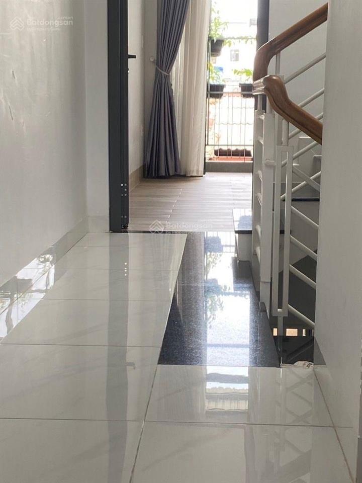 Ngay chân cầu thị nghè, nhà 4 tầng, 3pn, cách hxh tránh 20m, dt55m2, chỉ 8,5 tỷ.