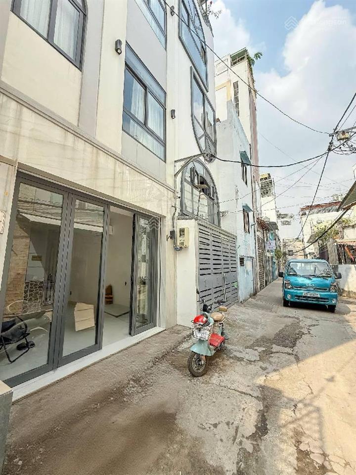 Hẻm xe tải nguyễn xí, thông nơ trang long bình thạnh, 3 tầng, 3pn, dt gần 40m2, 8 tỷ.