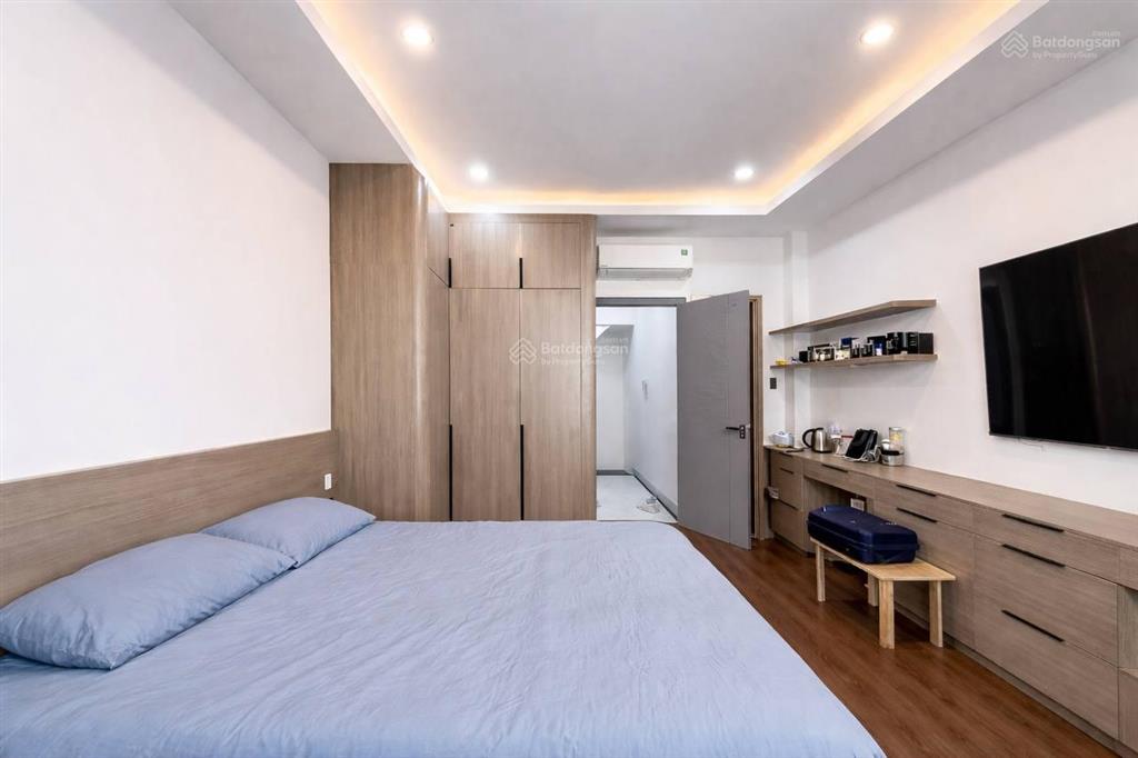 Hẻm xe tải nguyễn xí, thông nơ trang long bình thạnh, 3 tầng, 3pn, dt gần 40m2, 8 tỷ.