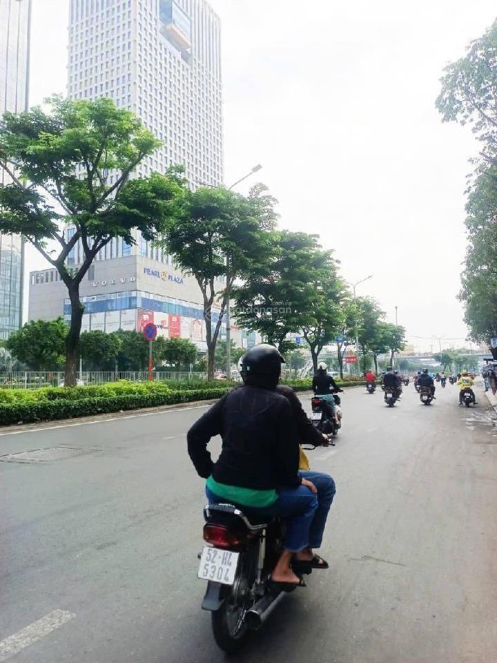 Ngay đuong d2, chỉ hơn 8 tỷ(tl),dọn ở ngay, nhà hẻm ô tô, gần hàng xanh, 3 tầng, 4pn, dt 50m2. shr.