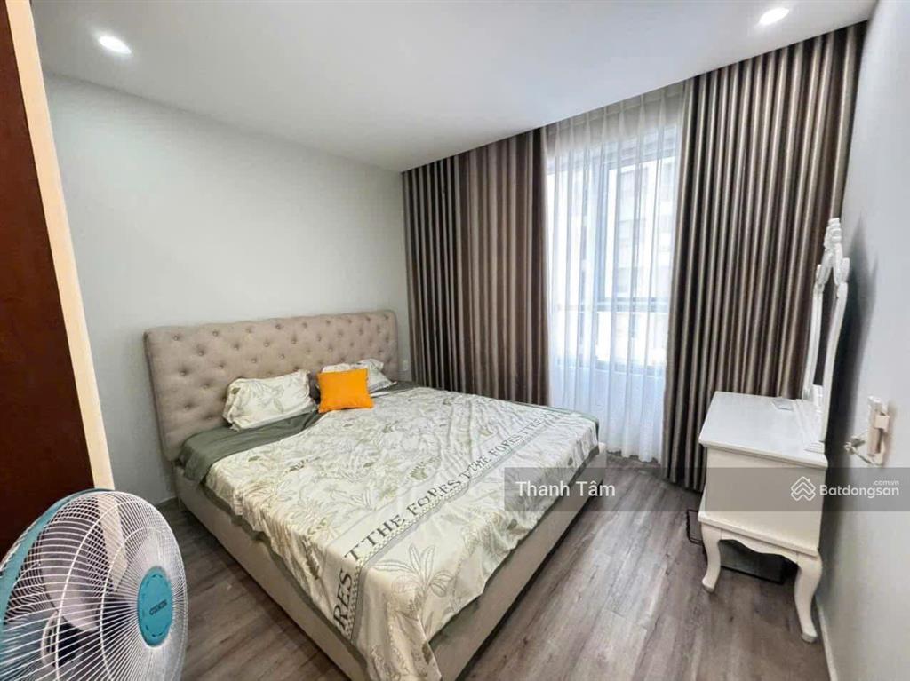 Chính chủ bán giá cực mềm ch ngọc khánh q. 5, dt 64m2, 2pn2wc, giá 1 tỷ 650, để lại nội thất, shr