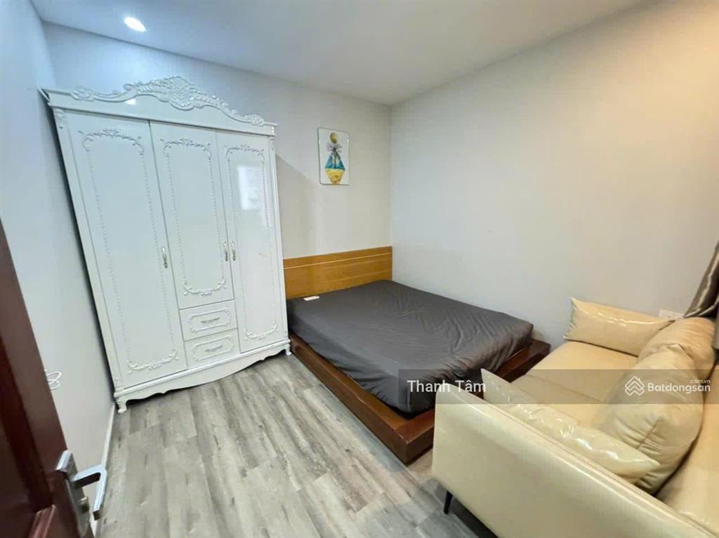 Chính chủ bán giá cực mềm ch ngọc khánh q. 5, dt 64m2, 2pn2wc, giá 1 tỷ 650, để lại nội thất, shr