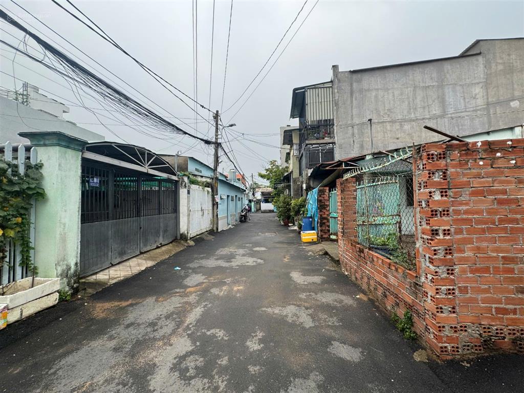 Chính chủ bán đất sẵn sổ mặt tiền giá tốt khu vực hẻm 19 nguyễn văn tăng