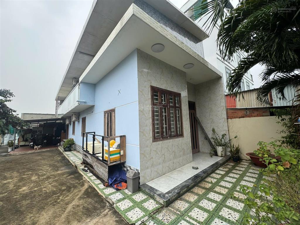 Chính chủ bán đất sẵn sổ mặt tiền giá tốt khu vực hẻm 19 nguyễn văn tăng
