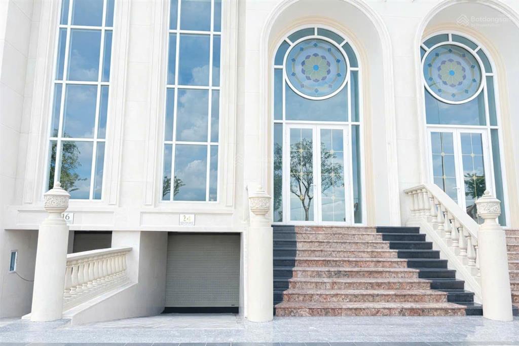 Bán nhà phố cao cấp villas sunlake vạn phúc city  số nhà 14 sunlake villas.