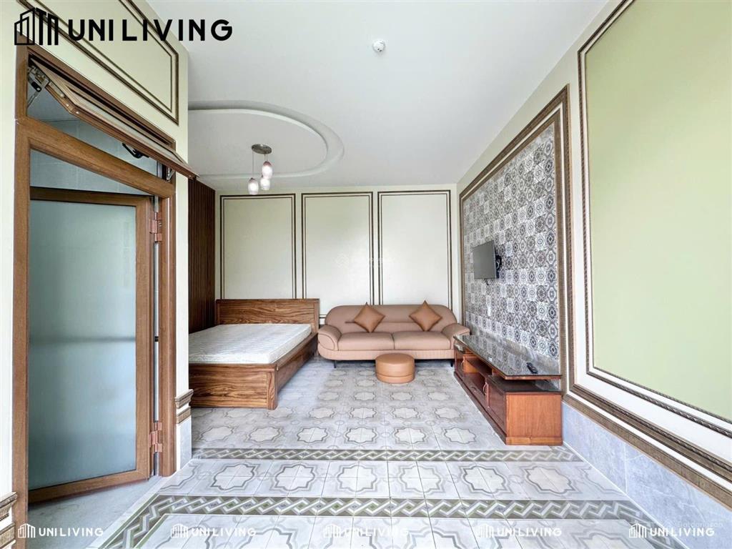 Căn hộ dịch vụ cao cấp full nội thất ban công ngay ngã tư bình thái, metro phước long