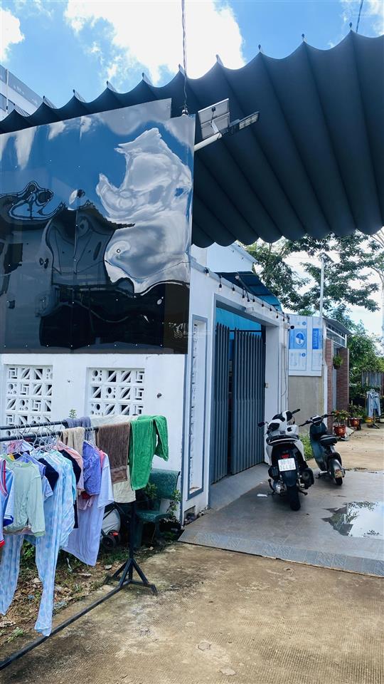 Cần bán căn nhà mới khang trang, gần chợ, trường. tại p. hàng gòn, tp. đồng nai