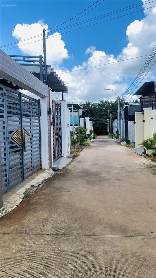 Cần bán căn nhà mới khang trang, gần chợ, trường. tại p. hàng gòn, tp. đồng nai