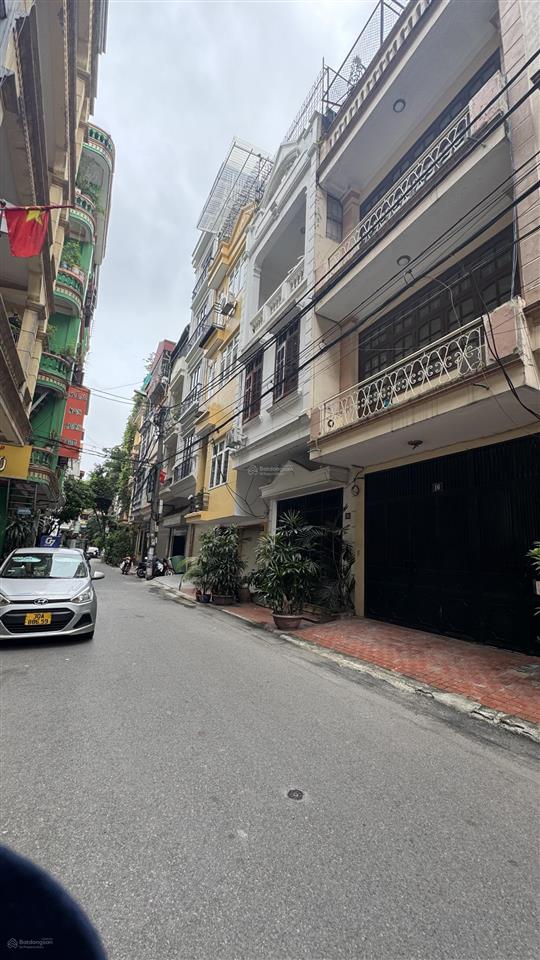 Quan nhân bán nhà phân lôô tô tránhvỉa hèkinh doanh2 thoáng trước saumặt tiền quyền lự