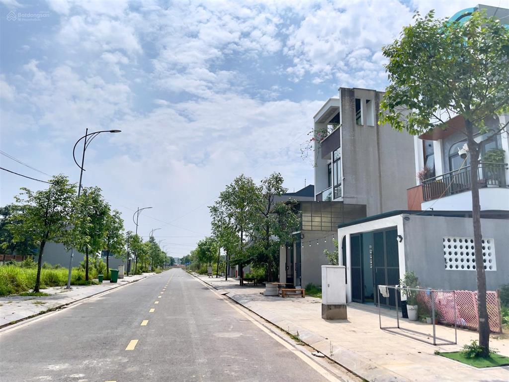 Cần tiền bán gấp lô đất tại khu đo thị vinaconex , gần nhà hàng kiến ngay đường quốc lộ 3 phổ yên