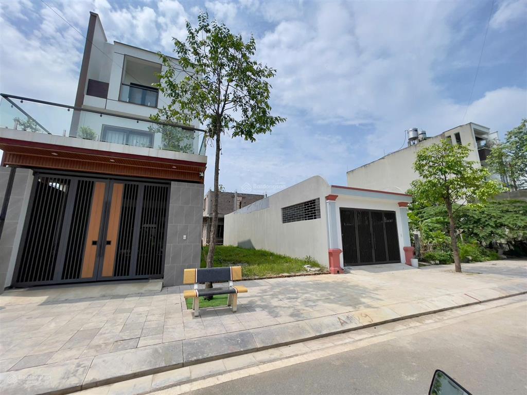 Cần tiền bán gấp lô đất tại khu đo thị vinaconex , gần nhà hàng kiến ngay đường quốc lộ 3 phổ yên